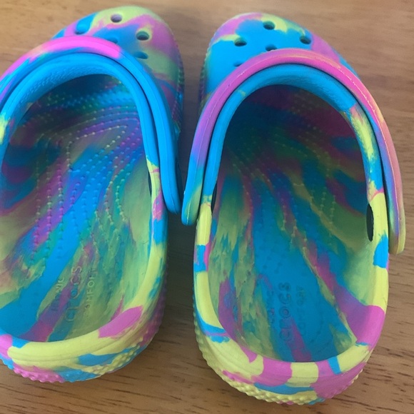 Crocs, child’s 8, multi-color - Picture 10 of 11